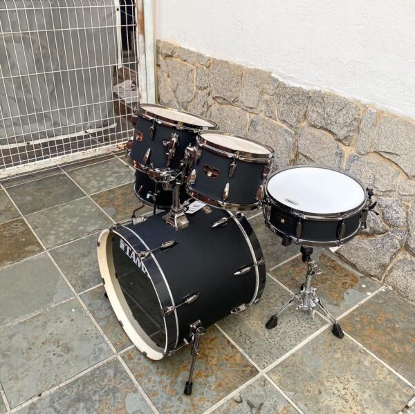 Bateria Tama Imperialstar Blacked Out Black 20″